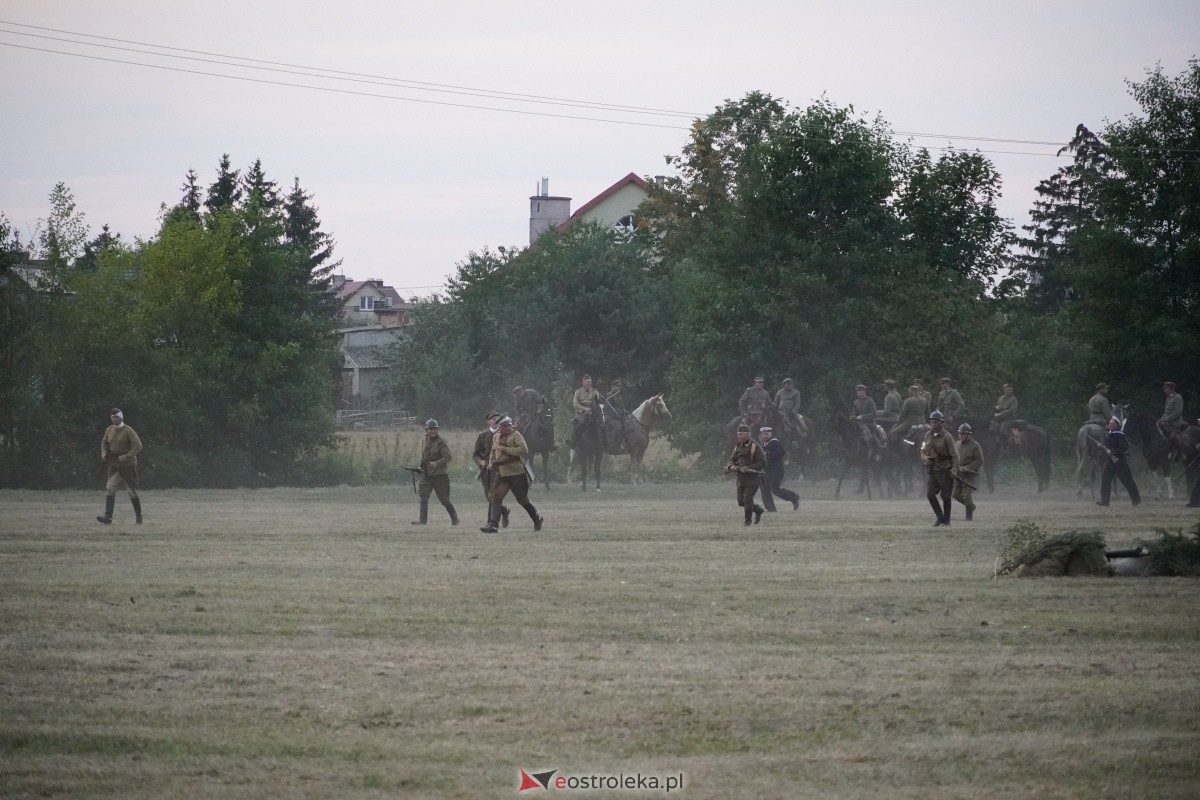 Rekonstrukcja historyczna Bolszewika goń! w Rzekuniu [17.08.2024] - zdjęcie #626 - eOstroleka.pl