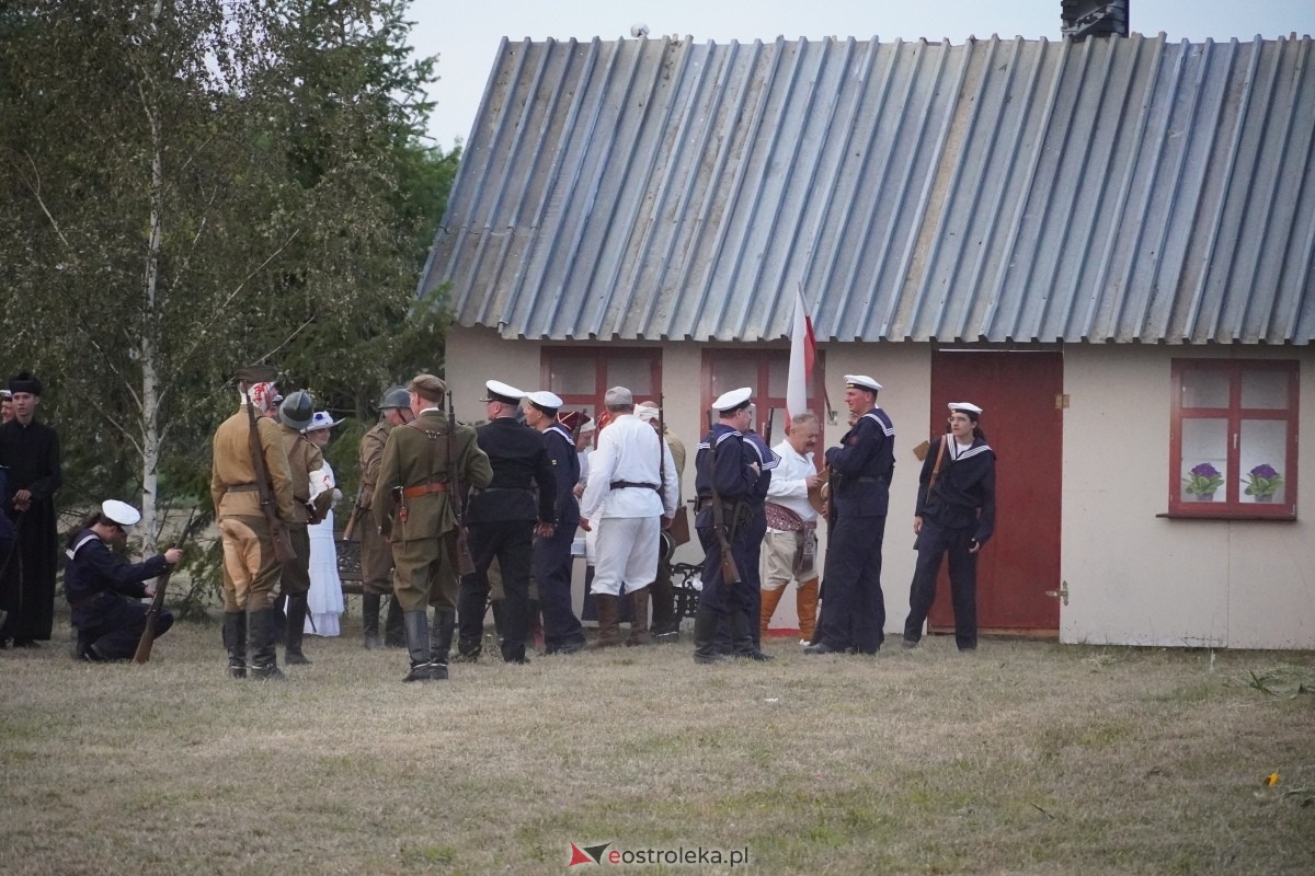 Rekonstrukcja historyczna Bolszewika goń! w Rzekuniu [17.08.2024] - zdjęcie #617 - eOstroleka.pl