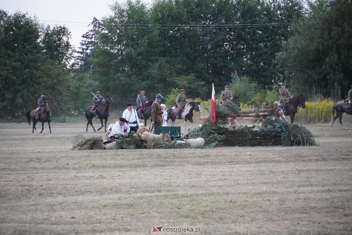 Rekonstrukcja historyczna Bolszewika goń! w Rzekuniu [17.08.2024] - zdjęcie #611 - eOstroleka.pl