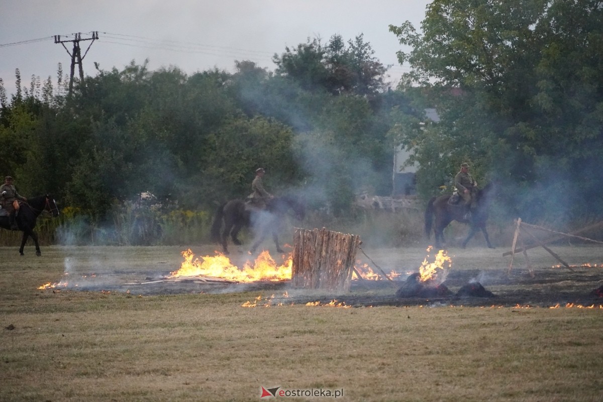 Rekonstrukcja historyczna Bolszewika goń! w Rzekuniu [17.08.2024] - zdjęcie #609 - eOstroleka.pl