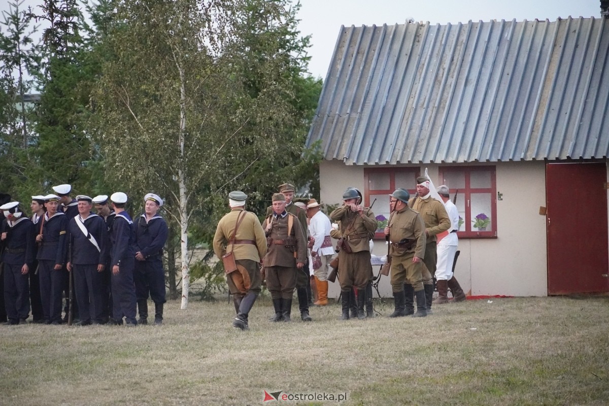 Rekonstrukcja historyczna Bolszewika goń! w Rzekuniu [17.08.2024] - zdjęcie #606 - eOstroleka.pl
