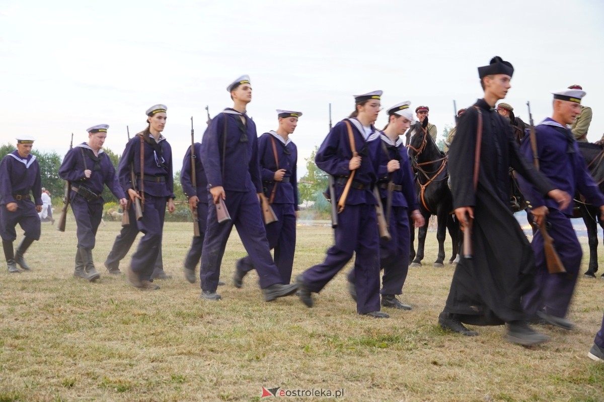 Rekonstrukcja historyczna Bolszewika goń! w Rzekuniu [17.08.2024] - zdjęcie #588 - eOstroleka.pl