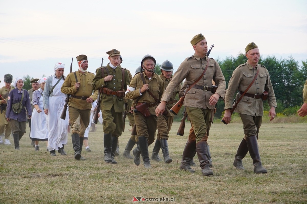 Rekonstrukcja historyczna Bolszewika goń! w Rzekuniu [17.08.2024] - zdjęcie #582 - eOstroleka.pl
