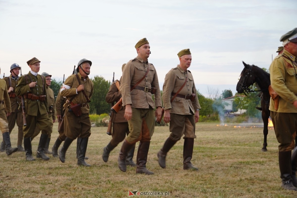 Rekonstrukcja historyczna Bolszewika goń! w Rzekuniu [17.08.2024] - zdjęcie #580 - eOstroleka.pl