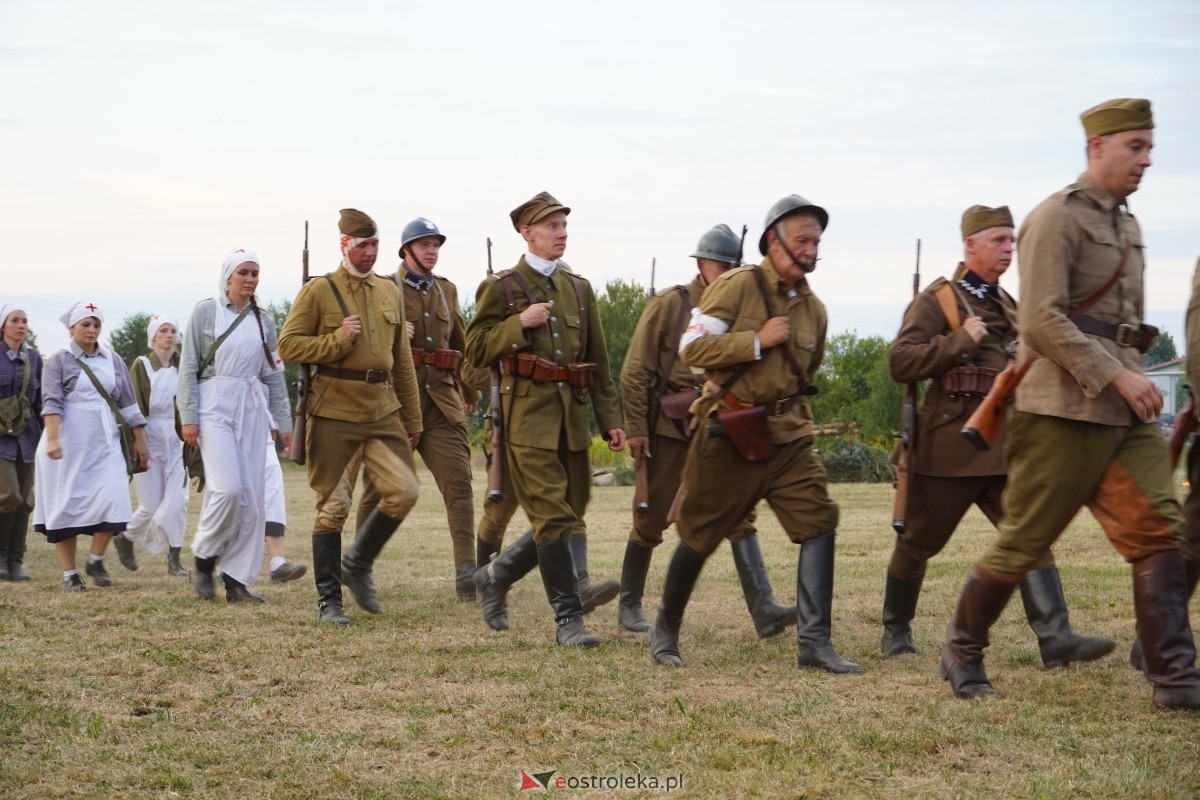 Rekonstrukcja historyczna Bolszewika goń! w Rzekuniu [17.08.2024] - zdjęcie #578 - eOstroleka.pl