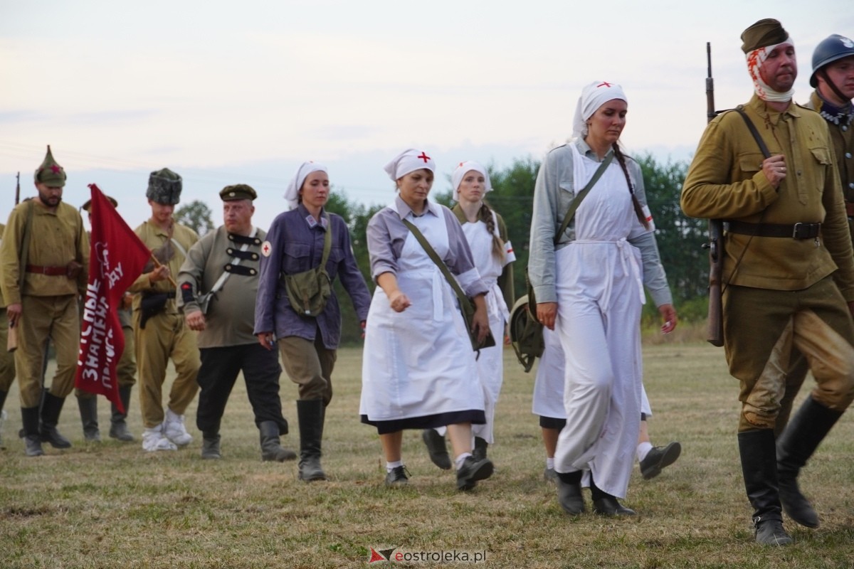 Rekonstrukcja historyczna Bolszewika goń! w Rzekuniu [17.08.2024] - zdjęcie #576 - eOstroleka.pl