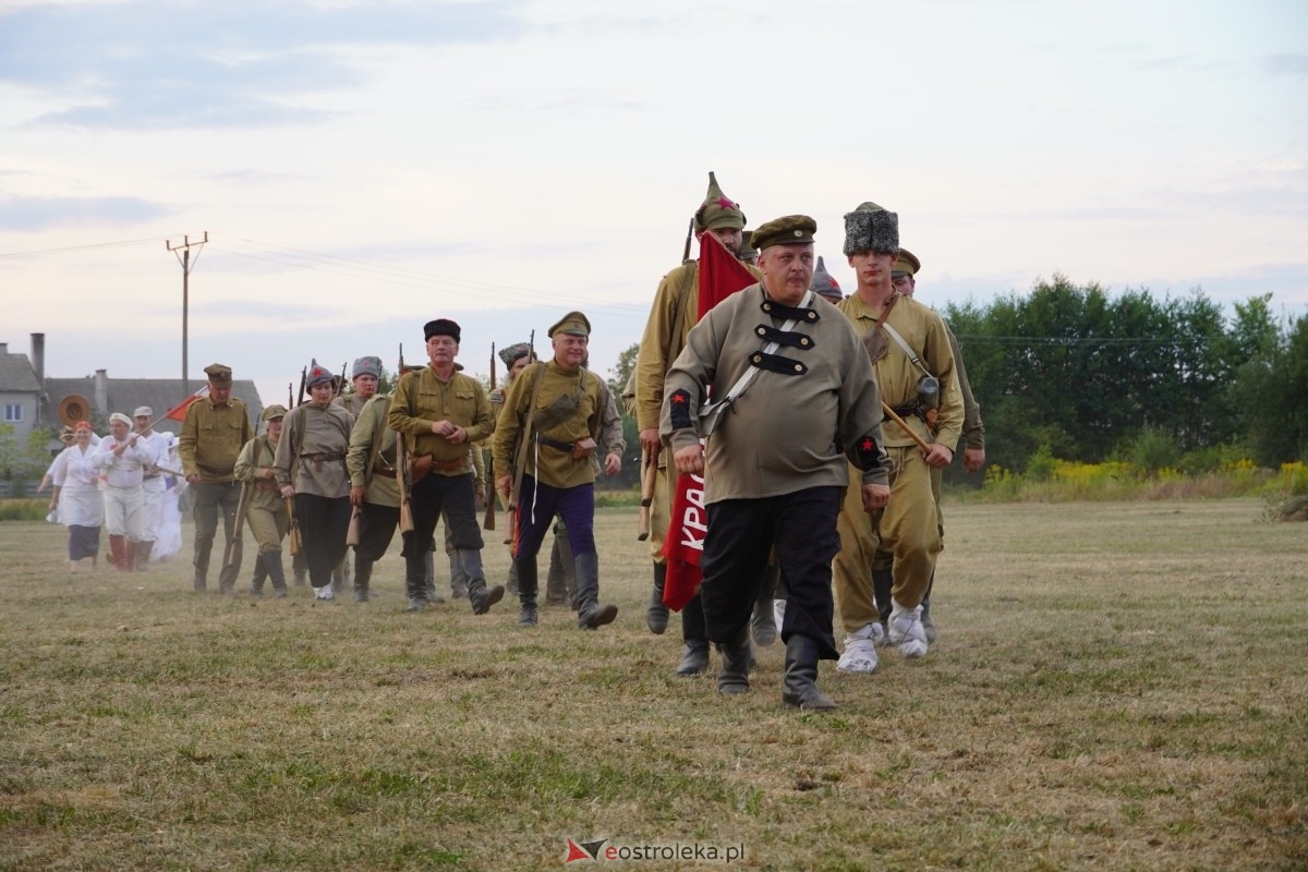 Rekonstrukcja historyczna Bolszewika goń! w Rzekuniu [17.08.2024] - zdjęcie #568 - eOstroleka.pl