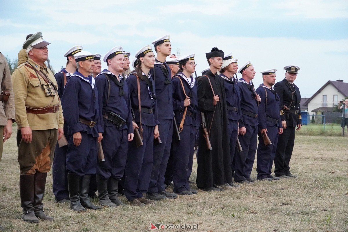 Rekonstrukcja historyczna Bolszewika goń! w Rzekuniu [17.08.2024] - zdjęcie #520 - eOstroleka.pl
