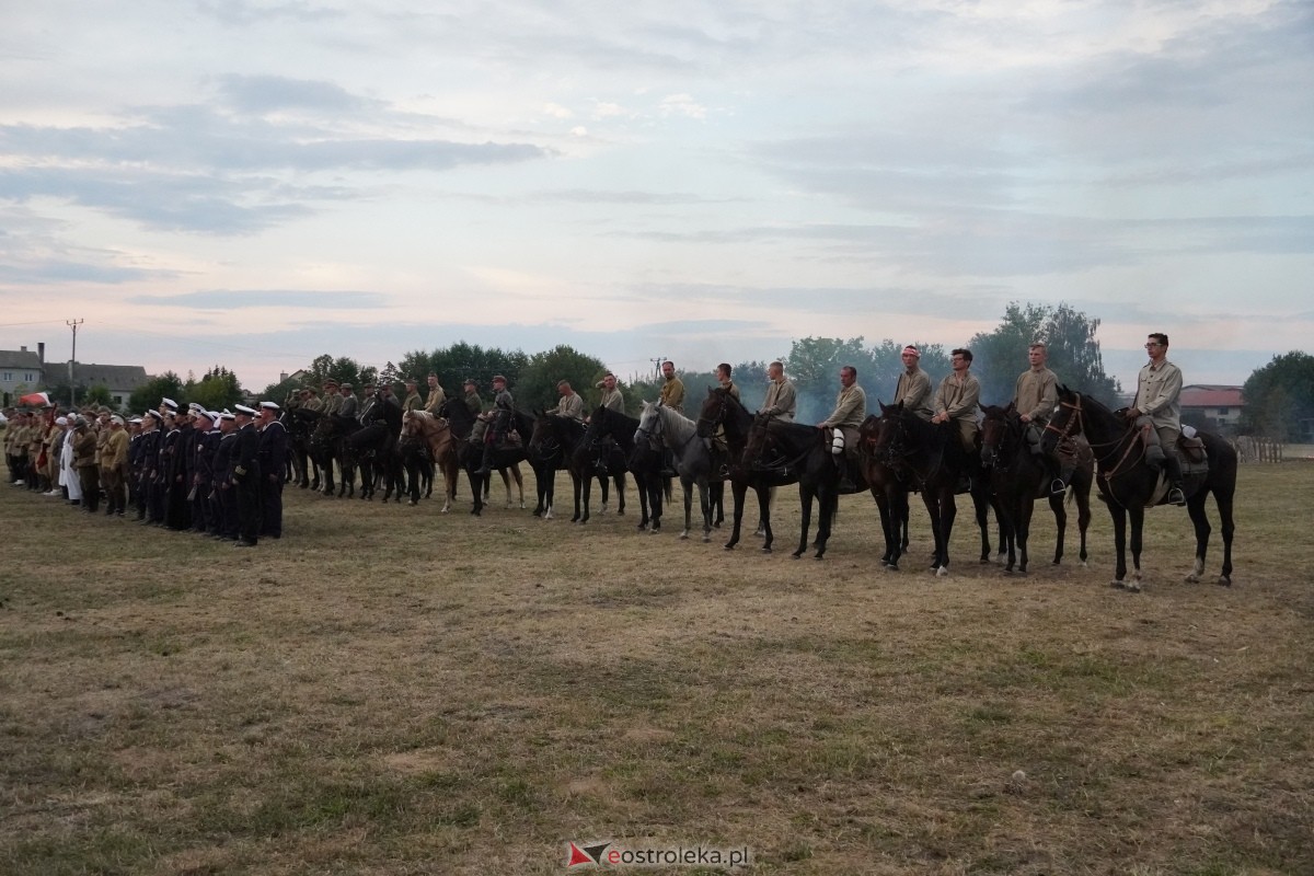 Rekonstrukcja historyczna Bolszewika goń! w Rzekuniu [17.08.2024] - zdjęcie #587 - eOstroleka.pl