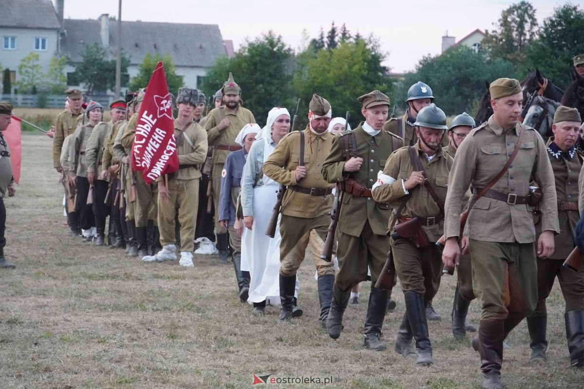 Rekonstrukcja historyczna Bolszewika goń! w Rzekuniu [17.08.2024] - zdjęcie #565 - eOstroleka.pl