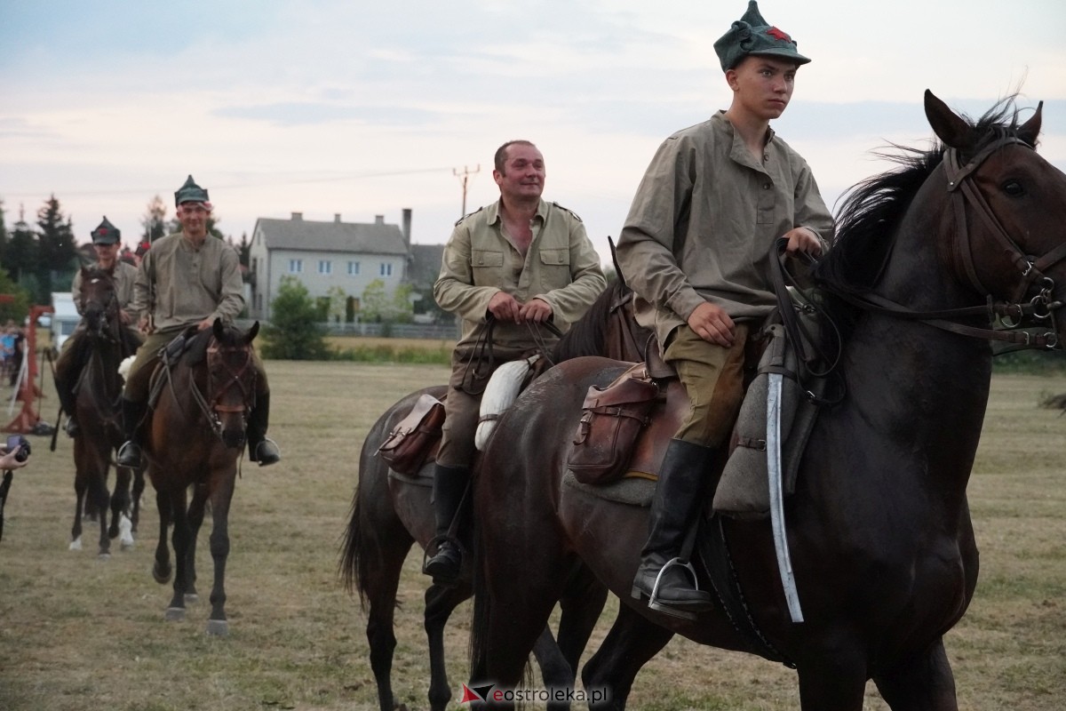 Rekonstrukcja historyczna Bolszewika goń! w Rzekuniu [17.08.2024] - zdjęcie #559 - eOstroleka.pl