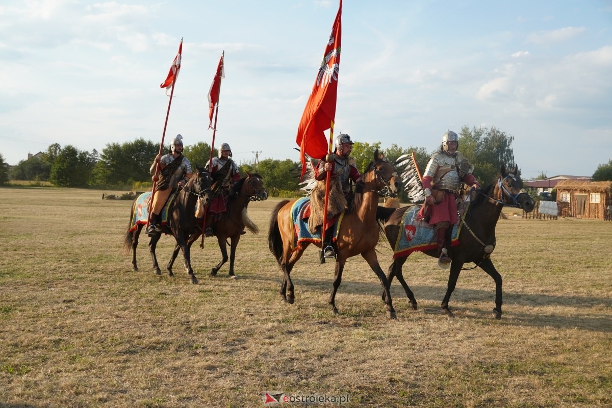 Rekonstrukcja historyczna Bolszewika goń! w Rzekuniu [17.08.2024] - zdjęcie #503 - eOstroleka.pl