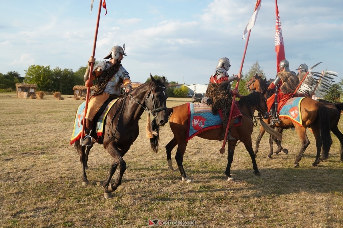 Rekonstrukcja historyczna Bolszewika goń! w Rzekuniu [17.08.2024] - zdjęcie #487 - eOstroleka.pl