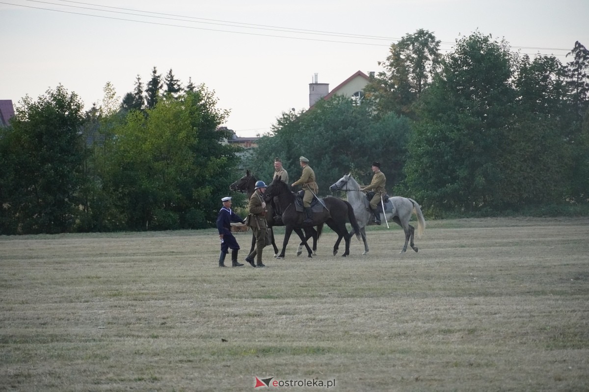 Rekonstrukcja historyczna Bolszewika goń! w Rzekuniu [17.08.2024] - zdjęcie #379 - eOstroleka.pl