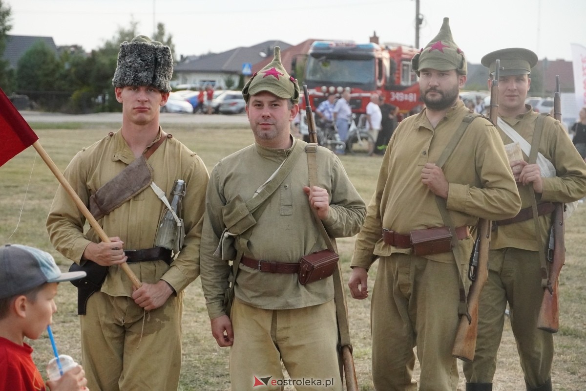 Rekonstrukcja historyczna Bolszewika goń! w Rzekuniu [17.08.2024] - zdjęcie #372 - eOstroleka.pl