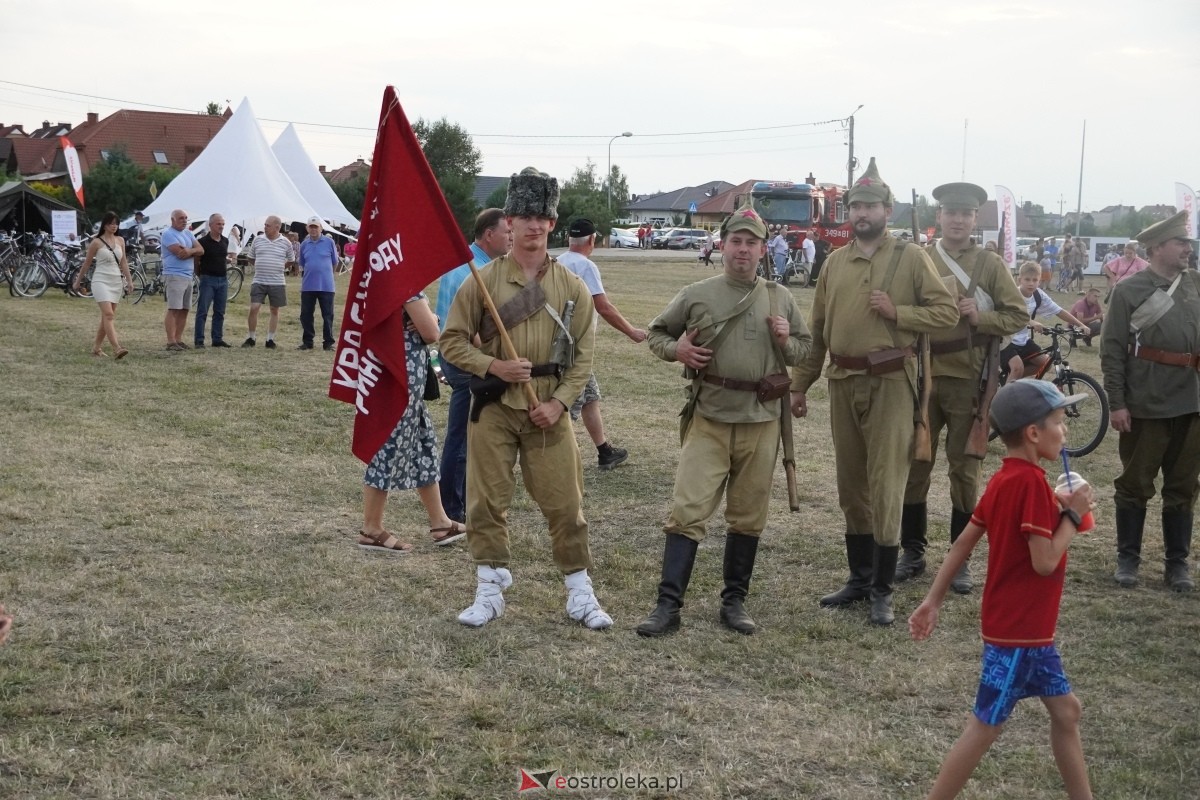 Rekonstrukcja historyczna Bolszewika goń! w Rzekuniu [17.08.2024] - zdjęcie #370 - eOstroleka.pl