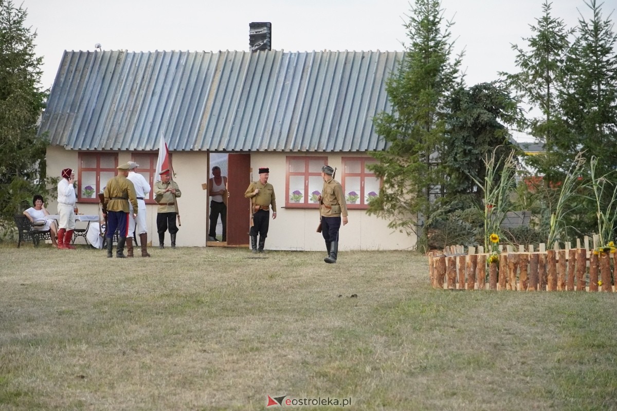 Rekonstrukcja historyczna Bolszewika goń! w Rzekuniu [17.08.2024] - zdjęcie #362 - eOstroleka.pl
