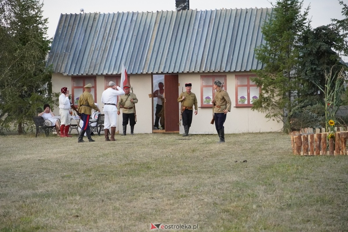 Rekonstrukcja historyczna Bolszewika goń! w Rzekuniu [17.08.2024] - zdjęcie #360 - eOstroleka.pl