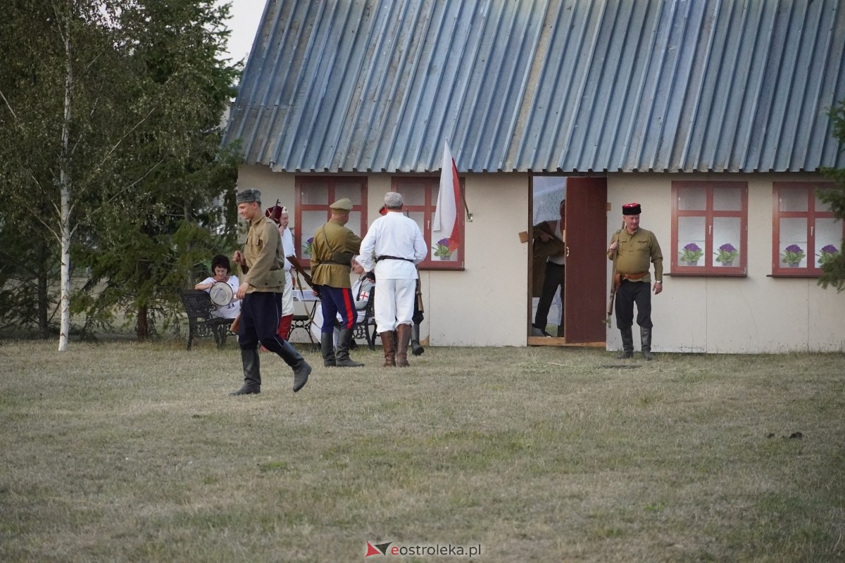 Rekonstrukcja historyczna Bolszewika goń! w Rzekuniu [17.08.2024] - zdjęcie #356 - eOstroleka.pl
