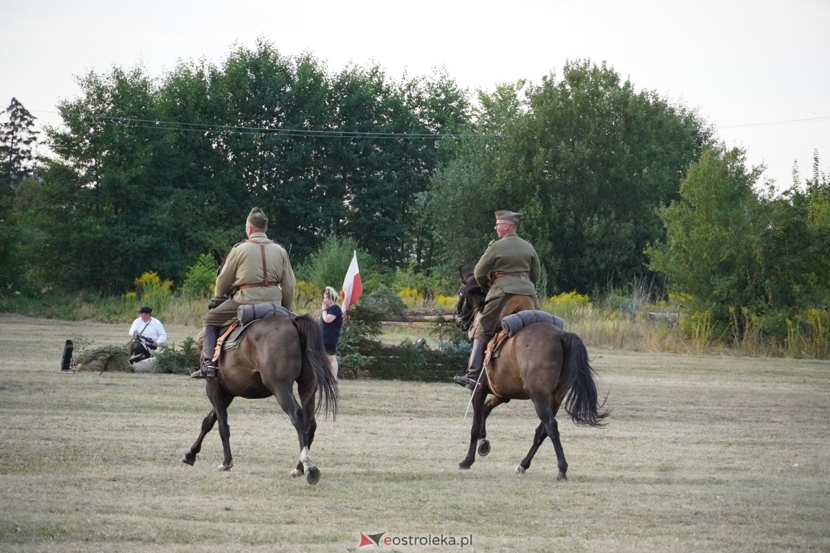 Rekonstrukcja historyczna Bolszewika goń! w Rzekuniu [17.08.2024] - zdjęcie #352 - eOstroleka.pl