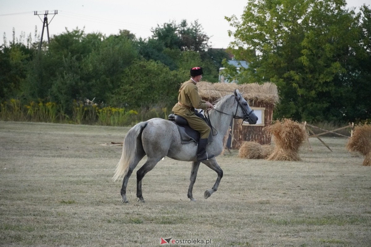 Rekonstrukcja historyczna Bolszewika goń! w Rzekuniu [17.08.2024] - zdjęcie #350 - eOstroleka.pl