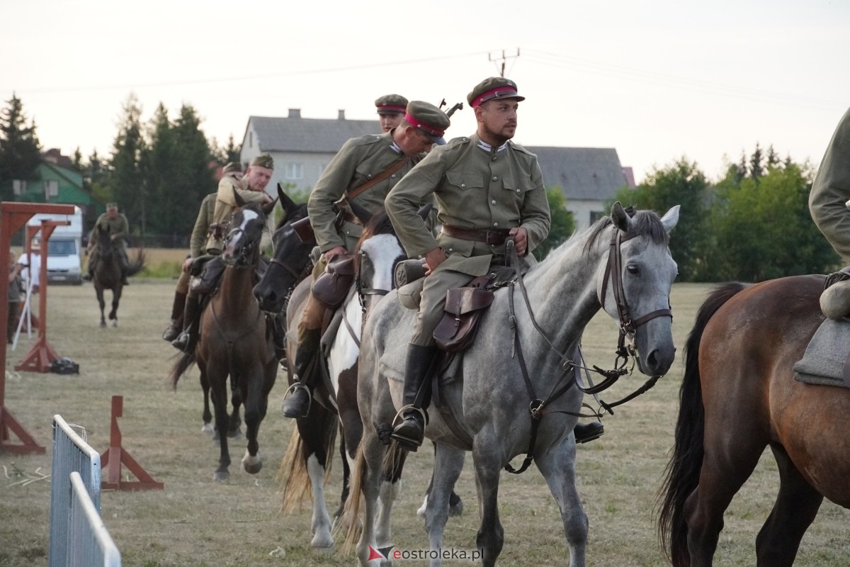 Rekonstrukcja historyczna Bolszewika goń! w Rzekuniu [17.08.2024] - zdjęcie #336 - eOstroleka.pl