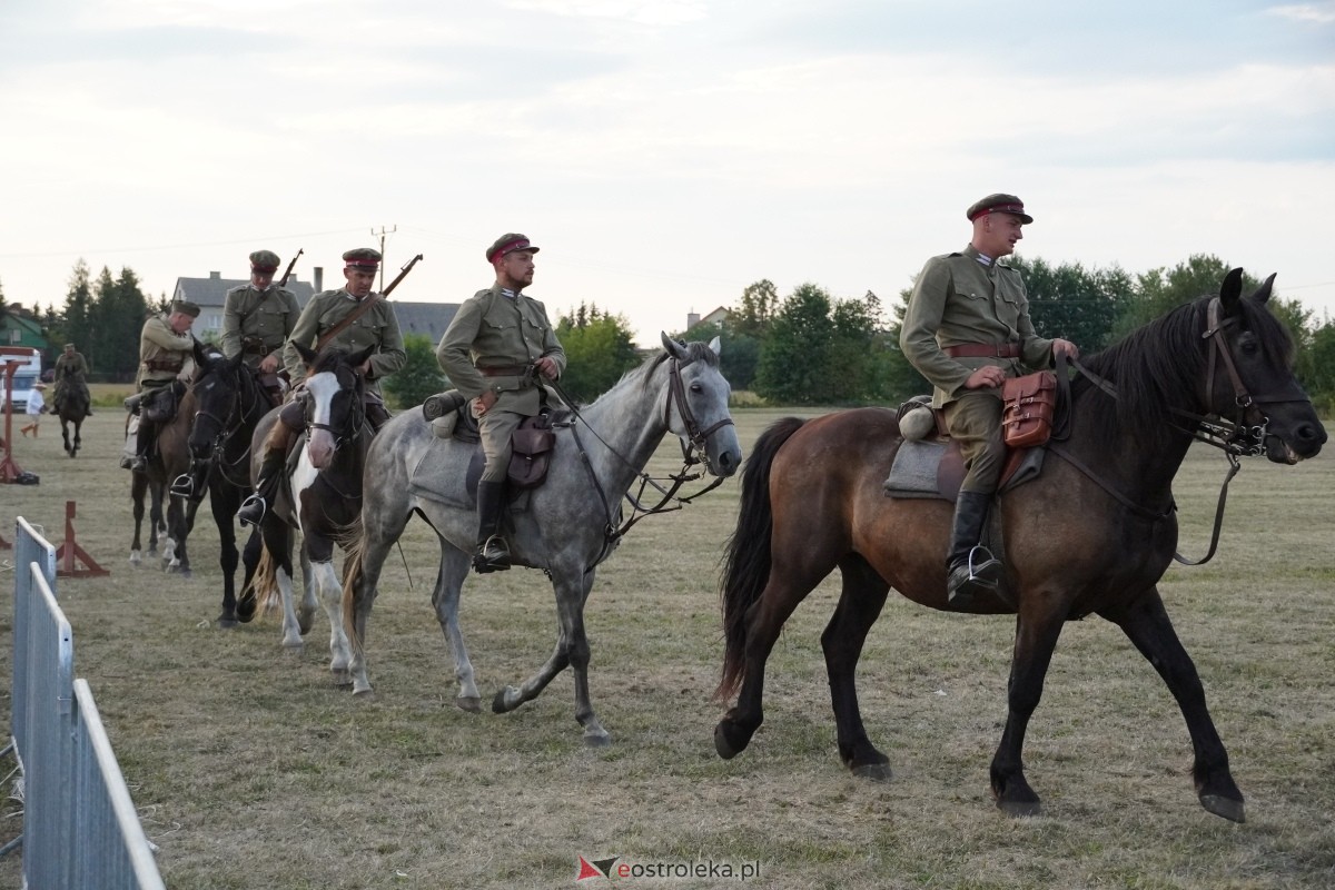 Rekonstrukcja historyczna Bolszewika goń! w Rzekuniu [17.08.2024] - zdjęcie #377 - eOstroleka.pl