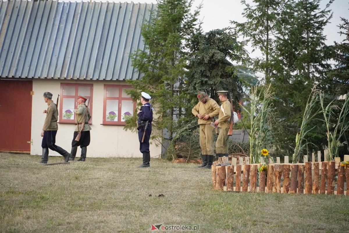 Rekonstrukcja historyczna Bolszewika goń! w Rzekuniu [17.08.2024] - zdjęcie #375 - eOstroleka.pl