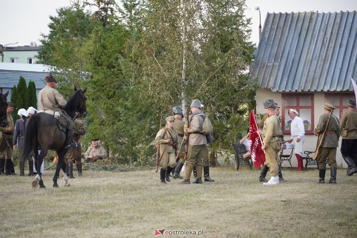 Rekonstrukcja historyczna Bolszewika goń! w Rzekuniu [17.08.2024] - zdjęcie #371 - eOstroleka.pl