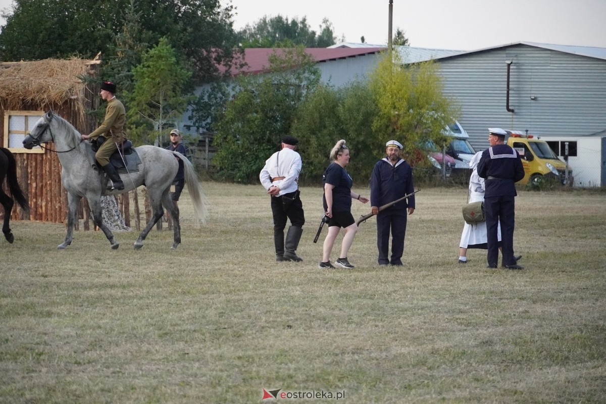 Rekonstrukcja historyczna Bolszewika goń! w Rzekuniu [17.08.2024] - zdjęcie #367 - eOstroleka.pl