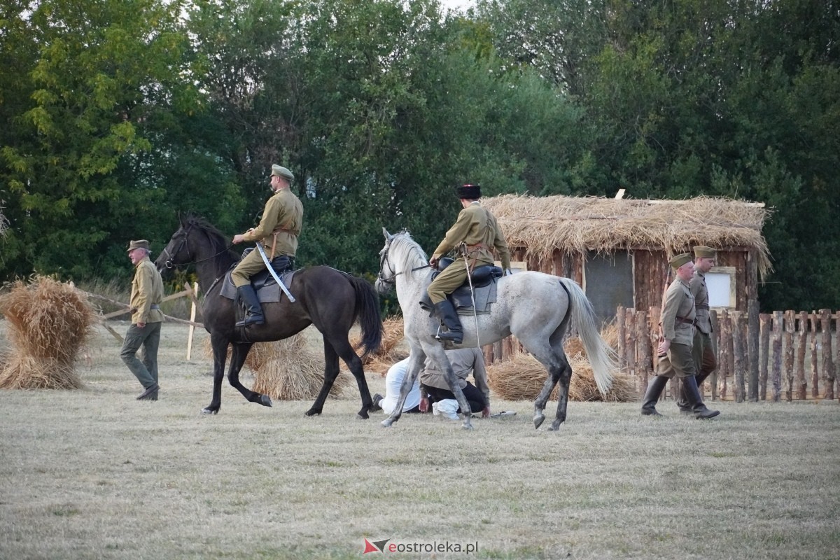 Rekonstrukcja historyczna Bolszewika goń! w Rzekuniu [17.08.2024] - zdjęcie #357 - eOstroleka.pl