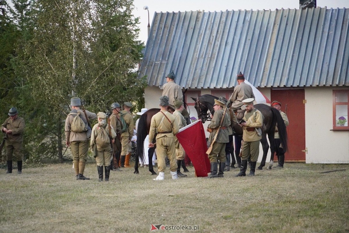 Rekonstrukcja historyczna Bolszewika goń! w Rzekuniu [17.08.2024] - zdjęcie #353 - eOstroleka.pl