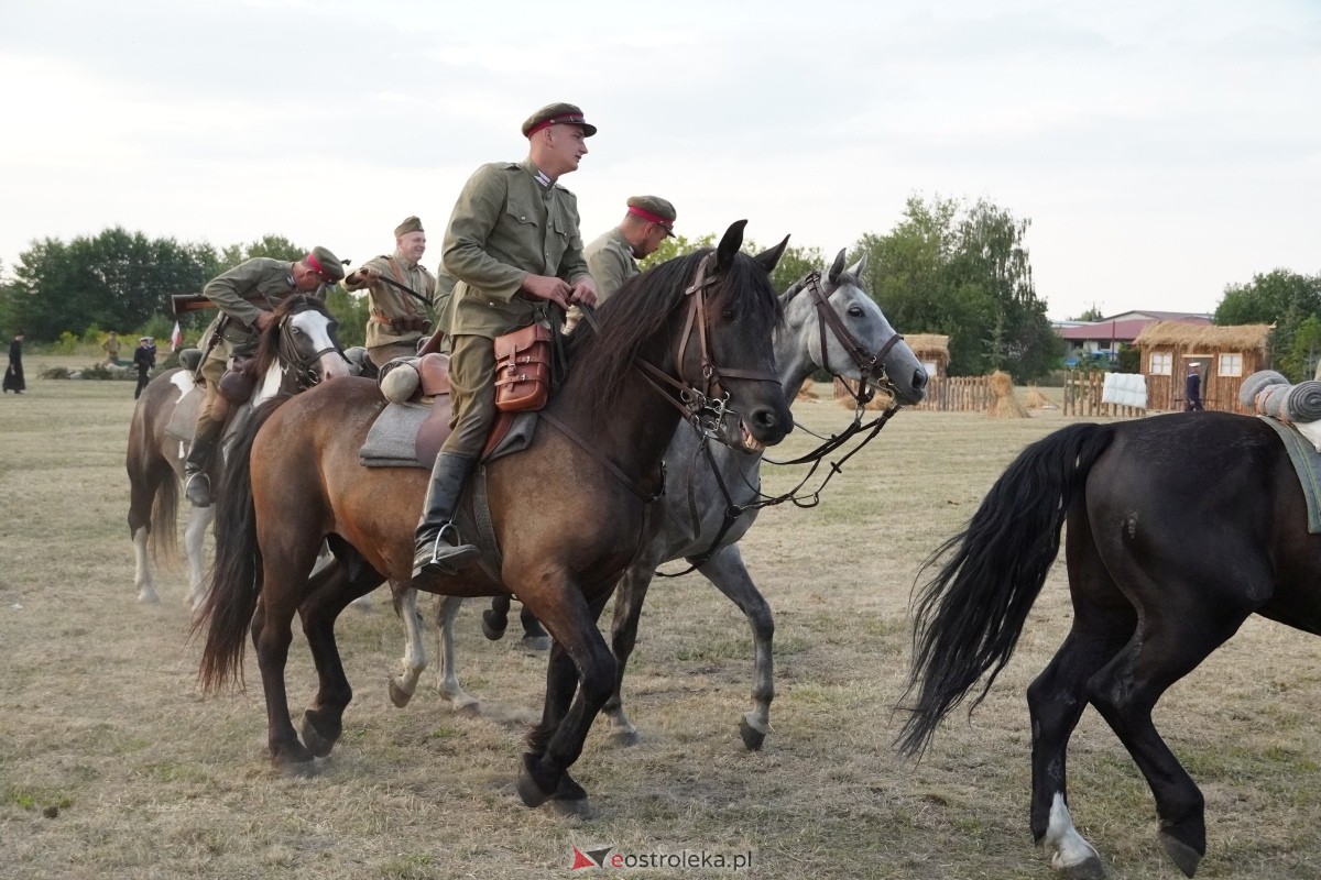 Rekonstrukcja historyczna Bolszewika goń! w Rzekuniu [17.08.2024] - zdjęcie #343 - eOstroleka.pl
