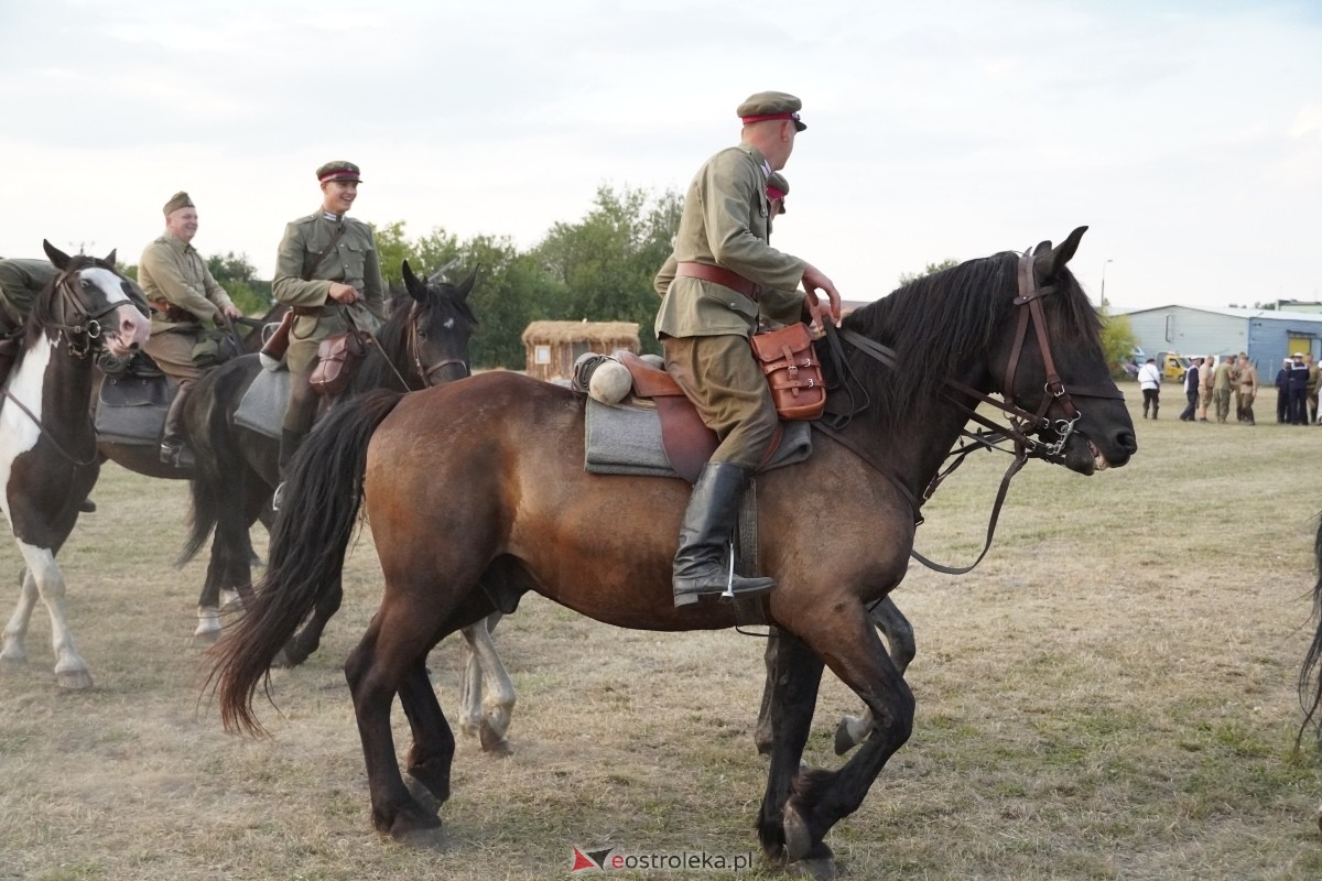 Rekonstrukcja historyczna Bolszewika goń! w Rzekuniu [17.08.2024] - zdjęcie #341 - eOstroleka.pl