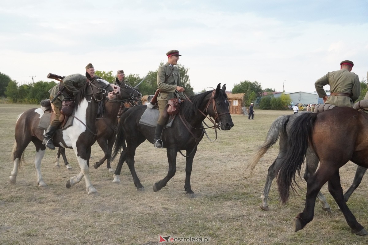 Rekonstrukcja historyczna Bolszewika goń! w Rzekuniu [17.08.2024] - zdjęcie #339 - eOstroleka.pl