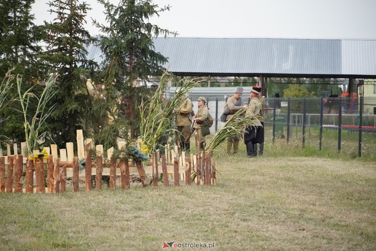 Rekonstrukcja historyczna Bolszewika goń! w Rzekuniu [17.08.2024] - zdjęcie #314 - eOstroleka.pl