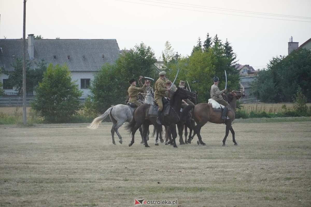 Rekonstrukcja historyczna Bolszewika goń! w Rzekuniu [17.08.2024] - zdjęcie #312 - eOstroleka.pl