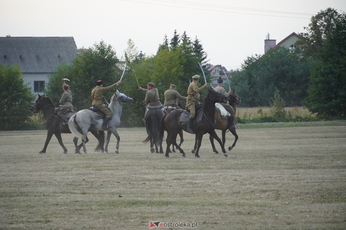 Rekonstrukcja historyczna Bolszewika goń! w Rzekuniu [17.08.2024] - zdjęcie #310 - eOstroleka.pl