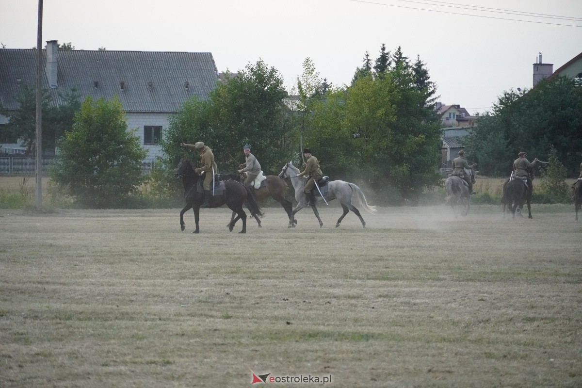 Rekonstrukcja historyczna Bolszewika goń! w Rzekuniu [17.08.2024] - zdjęcie #300 - eOstroleka.pl