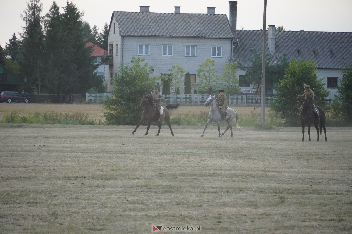 Rekonstrukcja historyczna Bolszewika goń! w Rzekuniu [17.08.2024] - zdjęcie #296 - eOstroleka.pl