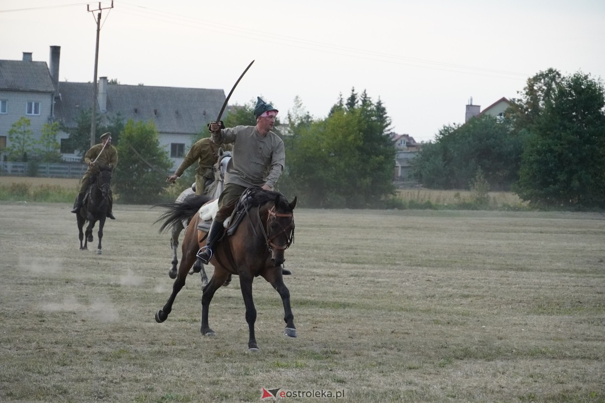 Rekonstrukcja historyczna Bolszewika goń! w Rzekuniu [17.08.2024] - zdjęcie #288 - eOstroleka.pl