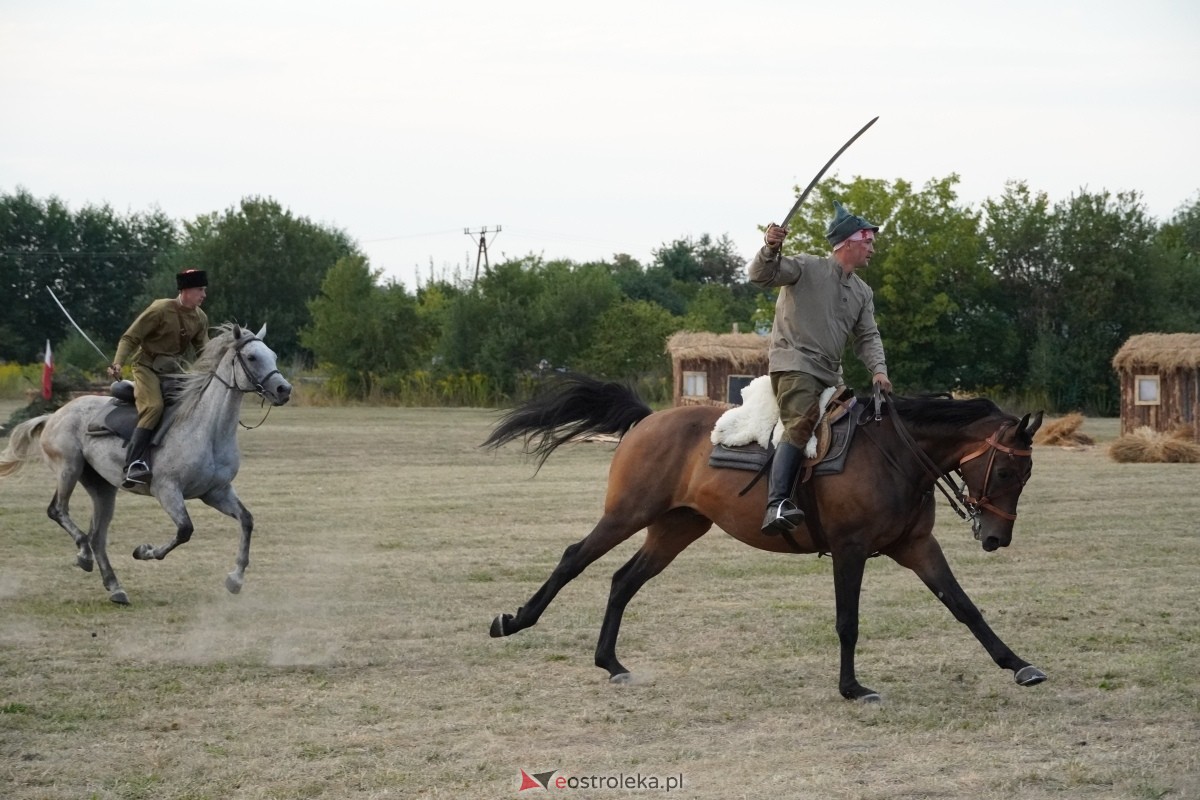 Rekonstrukcja historyczna Bolszewika goń! w Rzekuniu [17.08.2024] - zdjęcie #284 - eOstroleka.pl