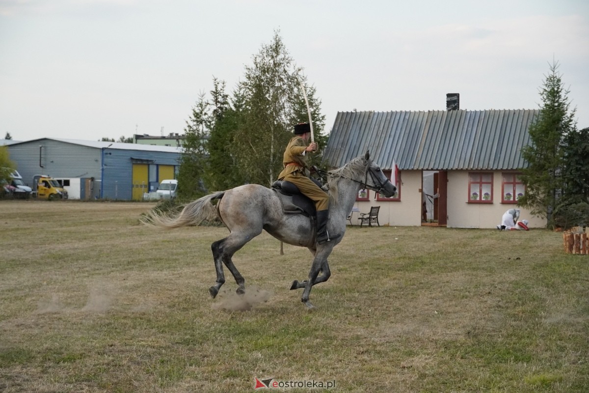Rekonstrukcja historyczna Bolszewika goń! w Rzekuniu [17.08.2024] - zdjęcie #278 - eOstroleka.pl