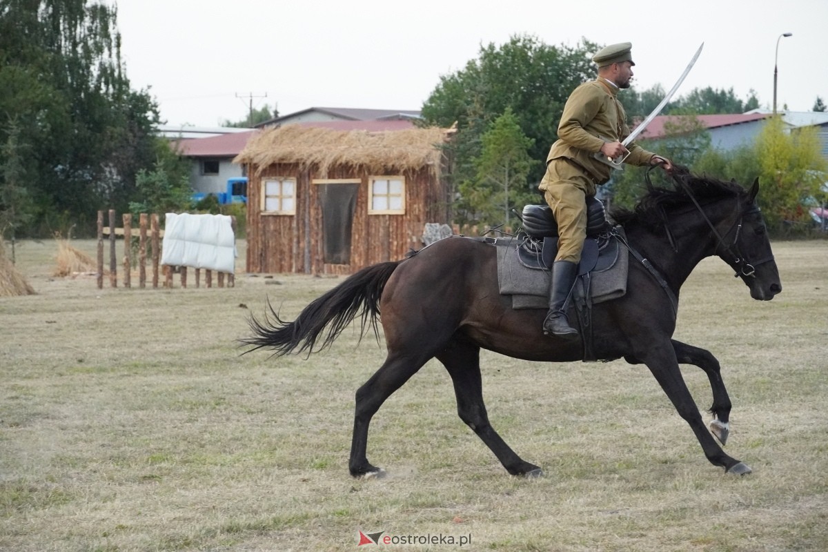 Rekonstrukcja historyczna Bolszewika goń! w Rzekuniu [17.08.2024] - zdjęcie #309 - eOstroleka.pl