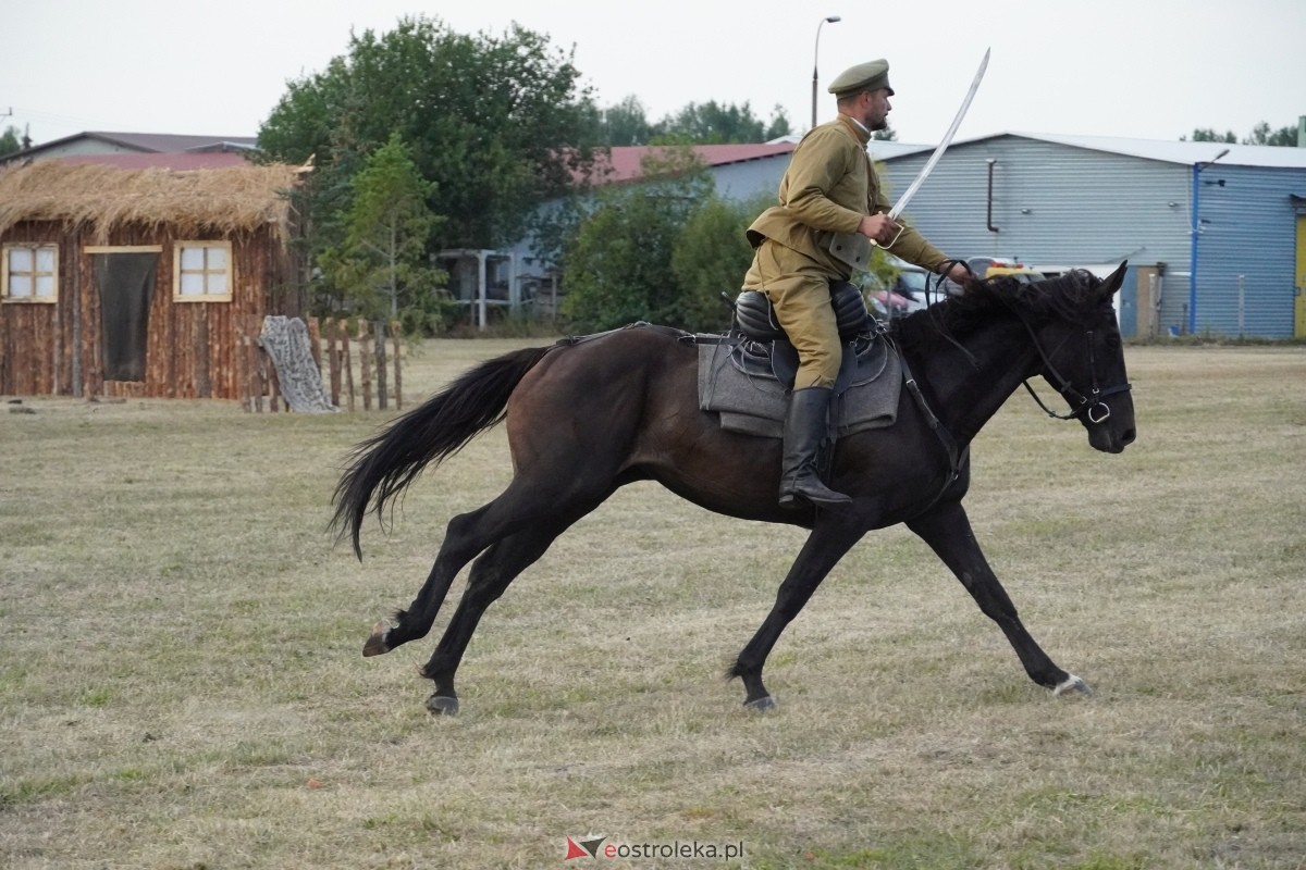 Rekonstrukcja historyczna Bolszewika goń! w Rzekuniu [17.08.2024] - zdjęcie #307 - eOstroleka.pl