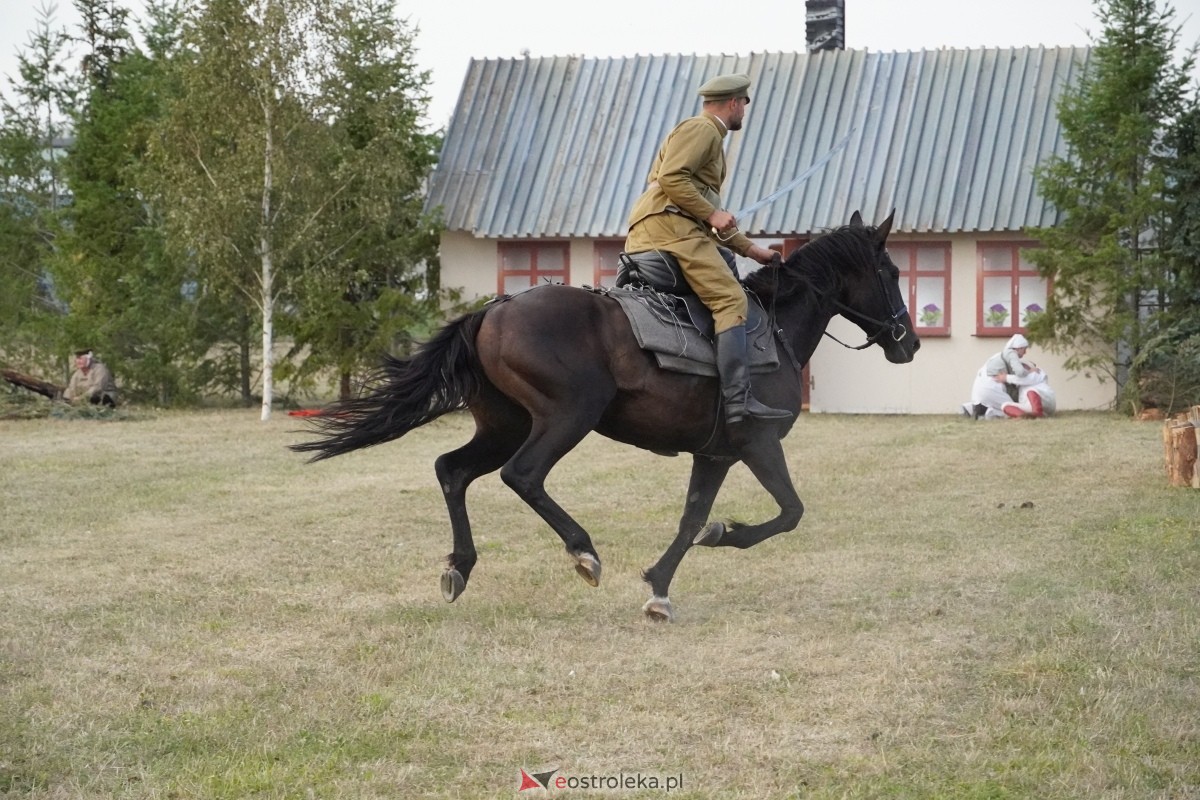 Rekonstrukcja historyczna Bolszewika goń! w Rzekuniu [17.08.2024] - zdjęcie #303 - eOstroleka.pl
