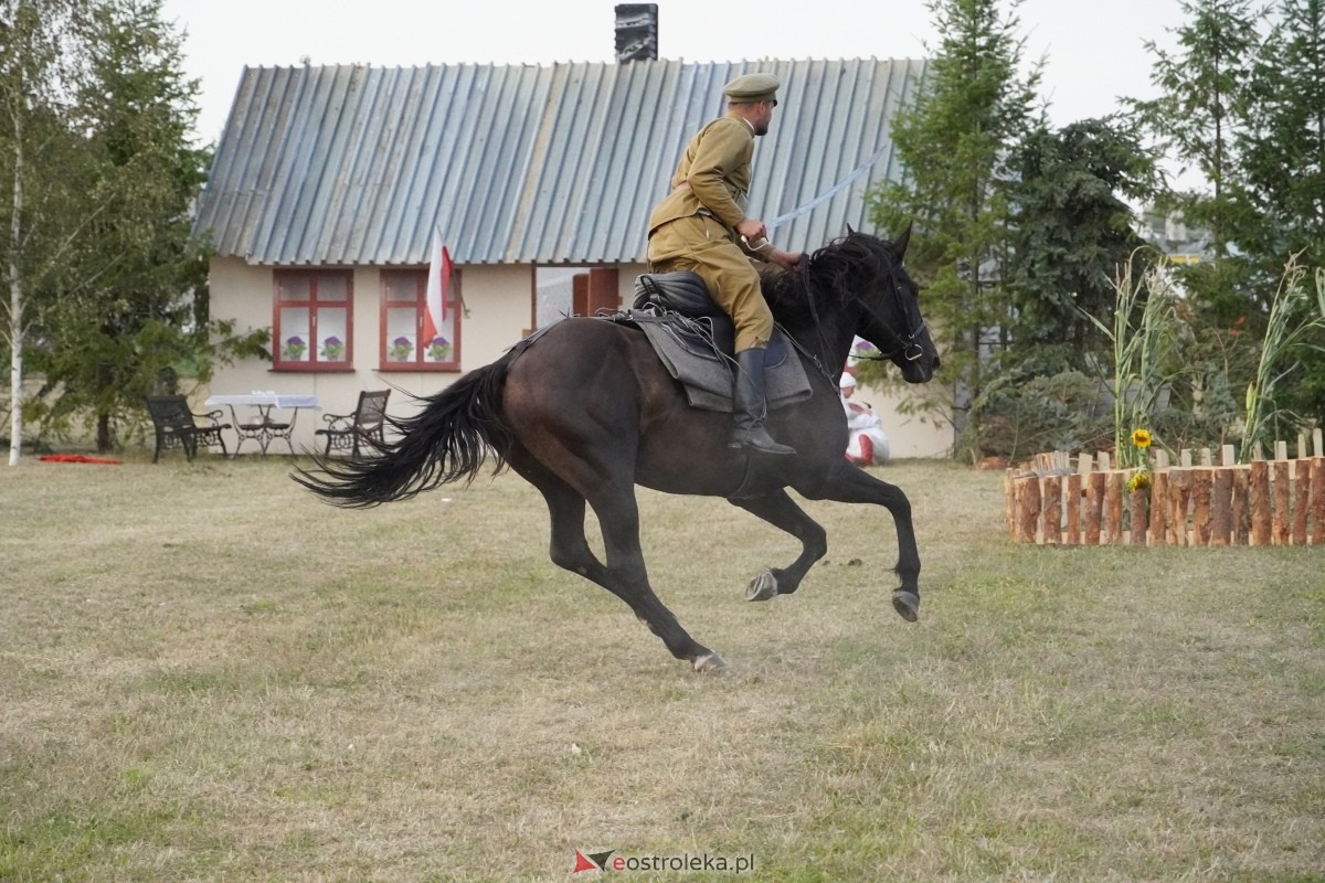 Rekonstrukcja historyczna Bolszewika goń! w Rzekuniu [17.08.2024] - zdjęcie #301 - eOstroleka.pl