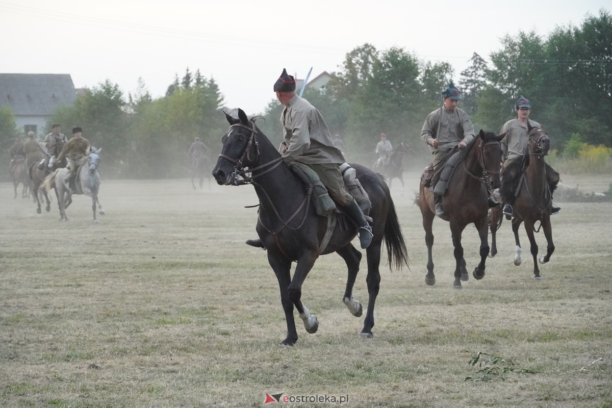 Rekonstrukcja historyczna Bolszewika goń! w Rzekuniu [17.08.2024] - zdjęcie #295 - eOstroleka.pl