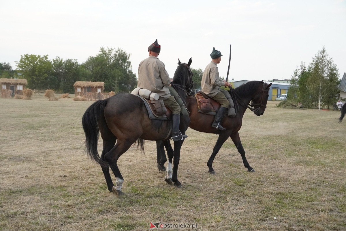 Rekonstrukcja historyczna Bolszewika goń! w Rzekuniu [17.08.2024] - zdjęcie #279 - eOstroleka.pl