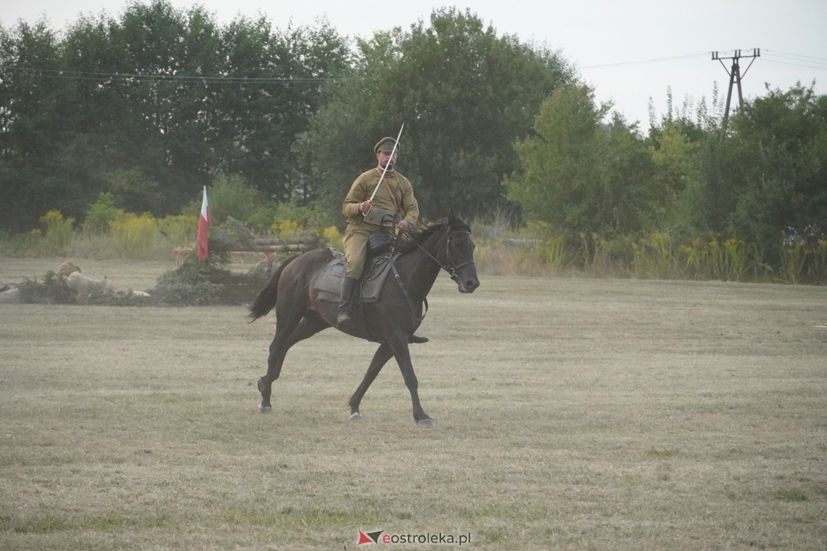 Rekonstrukcja historyczna Bolszewika goń! w Rzekuniu [17.08.2024] - zdjęcie #277 - eOstroleka.pl